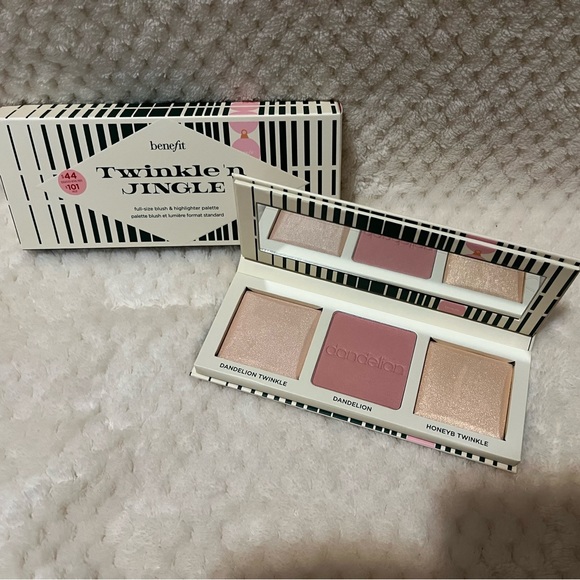 BENEFIT COSMETICS TWINKLE N JINGLE BLUSH AND HIGHLIGHTER FACE PALETTE NWT! - Picture 4 of 6
